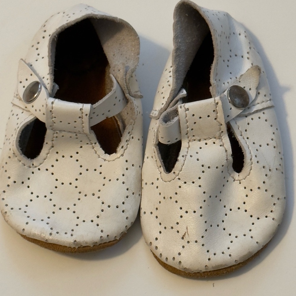 Size 5 Mon petit shoes Swiss dot t-straps